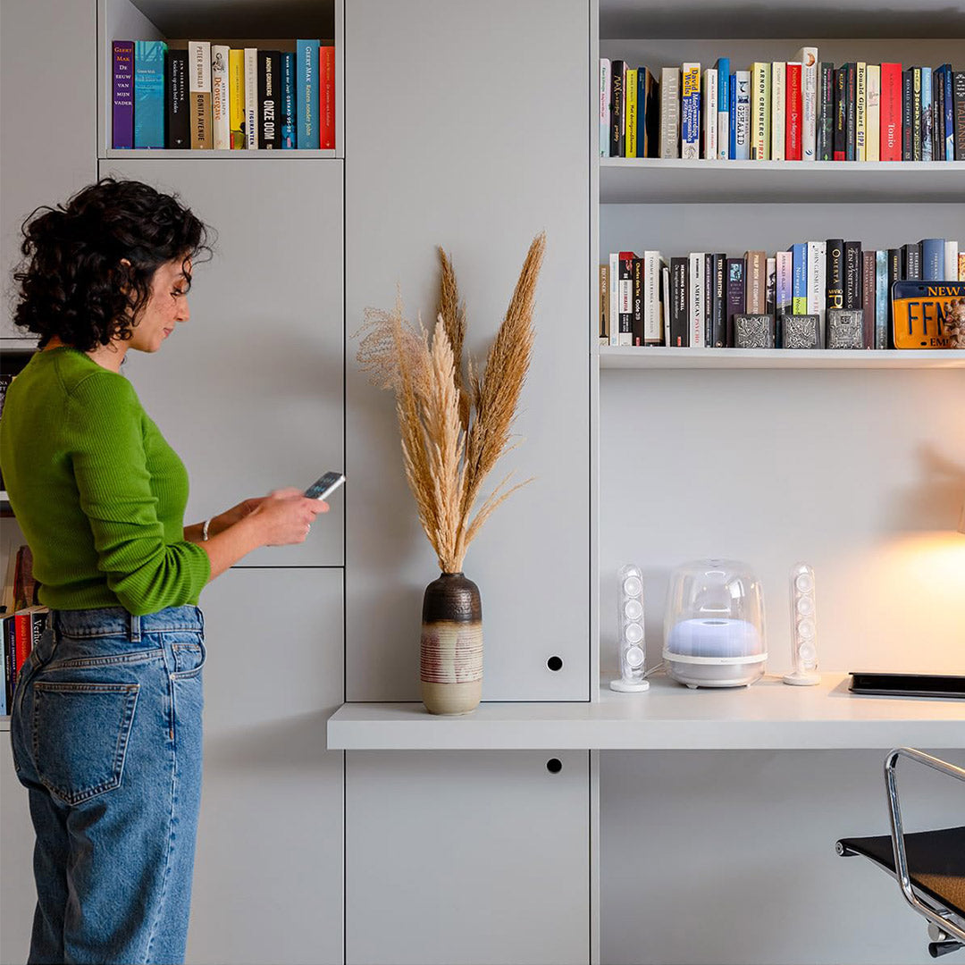 Sistema de Sonido Harman Kardon SoundSticks 4 2.1 Bluetooth, Diseño Industrial Transparente, Graves Profundos - BS022