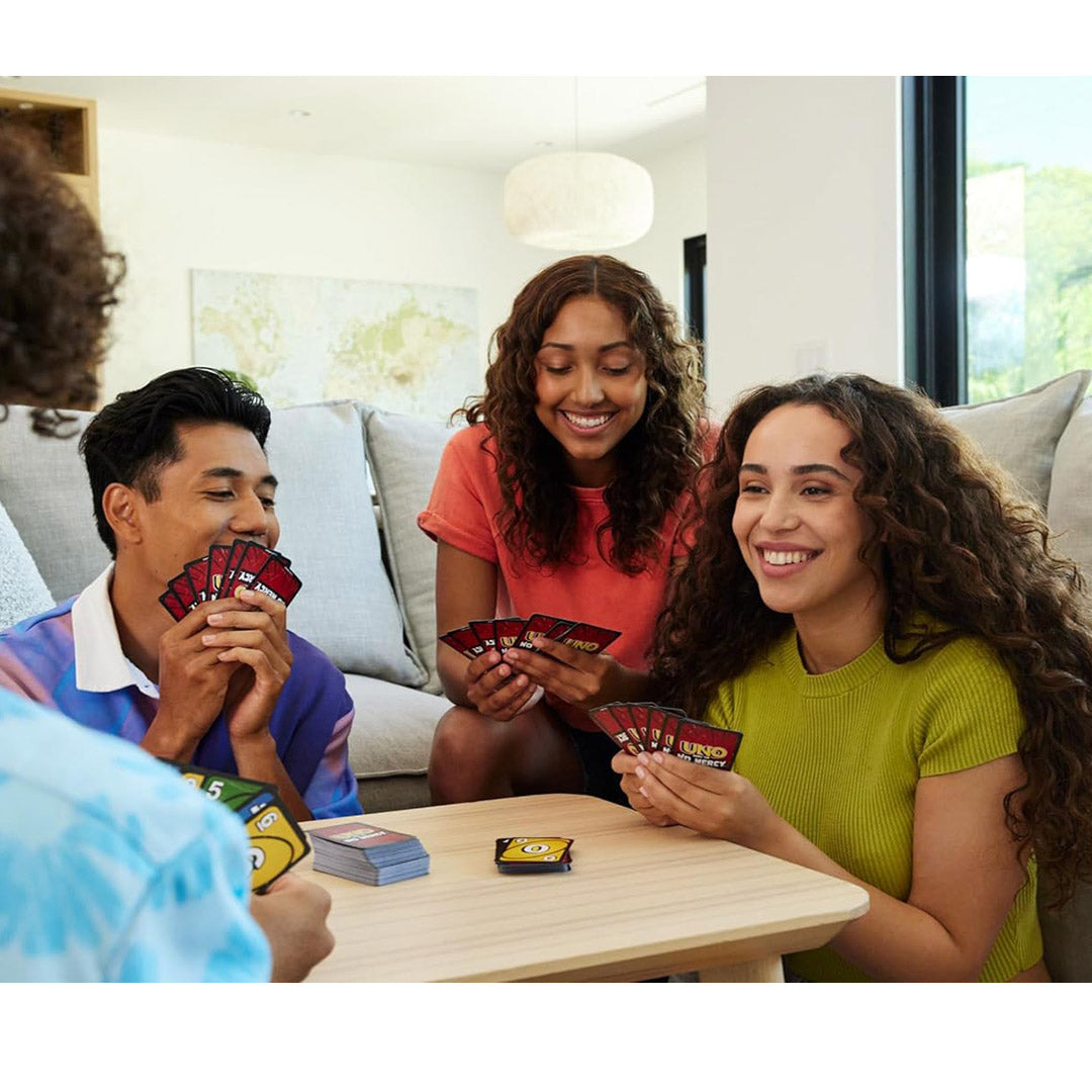 UNO Show 'em No Mercy – Edición Más Brutal del Clásico Juego de Cartas, Reglas Especiales y Cartas de Acción Extremas, Diversión para Niños y Adultos – JC001
